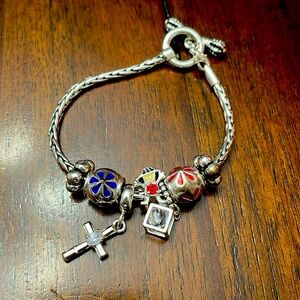 Pandora Bracelet with 7 Charms